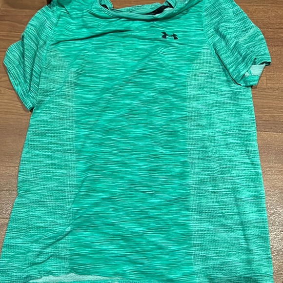 Under armour shirt - Picture 1 of 1